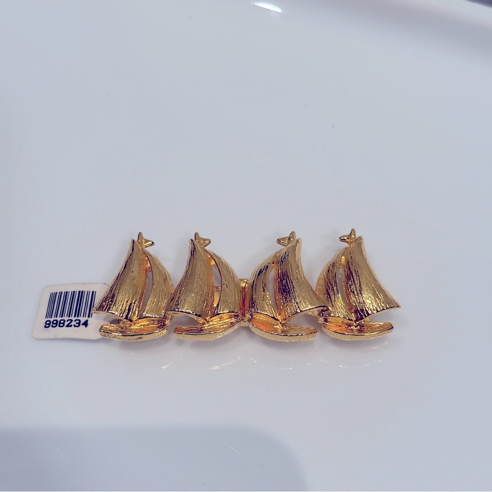 NWT- Gold Sailboat 1975  Belt 1/2” Buckle Scarf Vintage